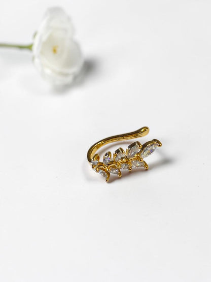 GOLDEN DIAMOND LEAF SCOTTIE EAR CUFF