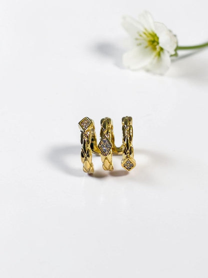 GOLDEN DIAMOND PHILLIP EAR CUFF
