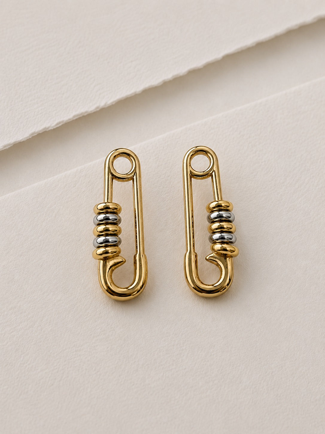 GOLDEN ROMAN EARRINGS