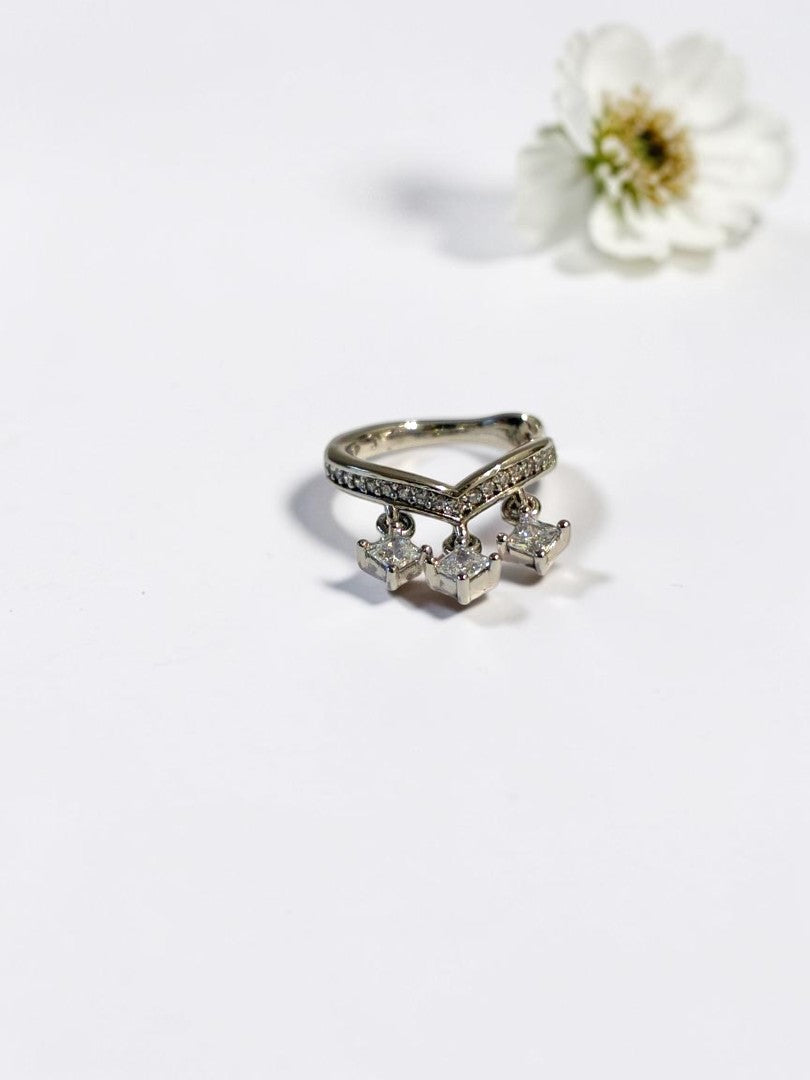 SILVER DIAMOND BENNETT EAR CUFF