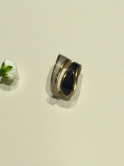 BLACK-WHITE SRIHNIE RING