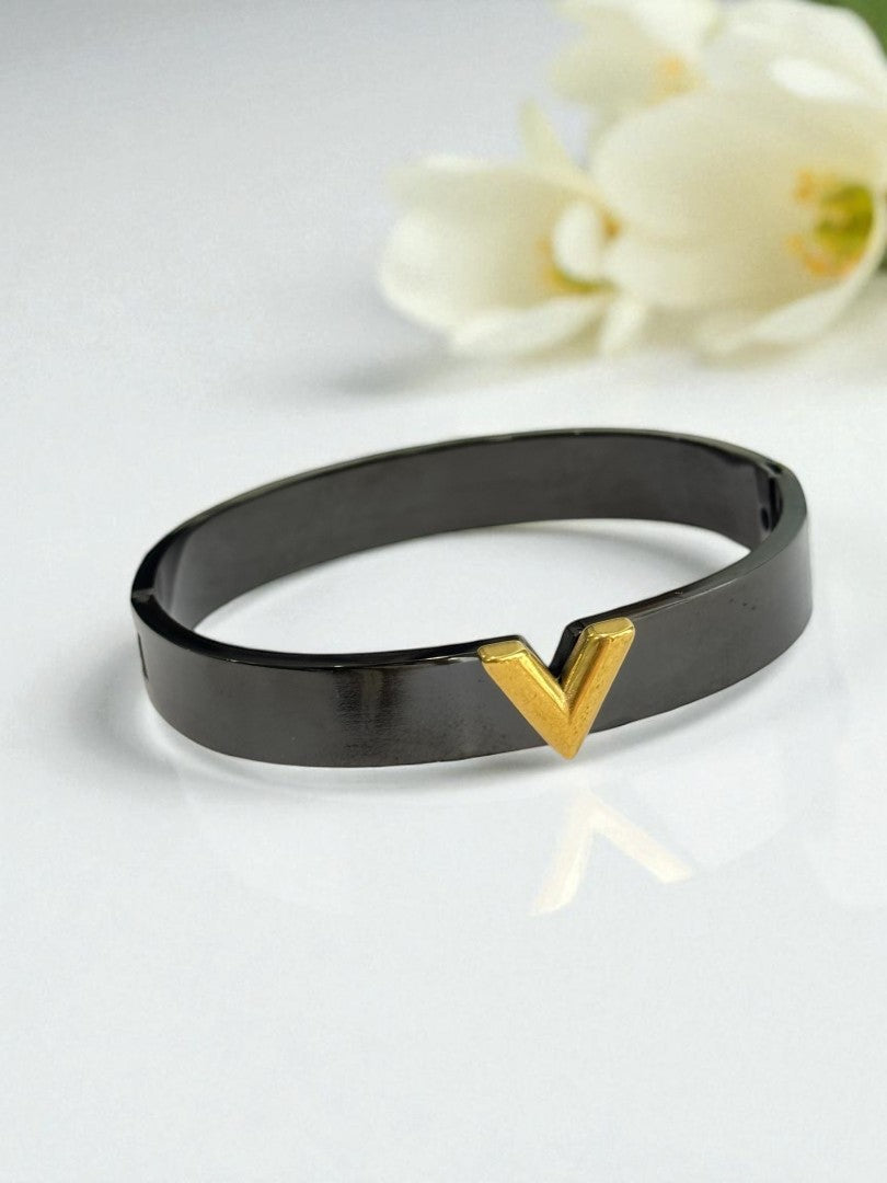 BLACK CHRIS BRACELET