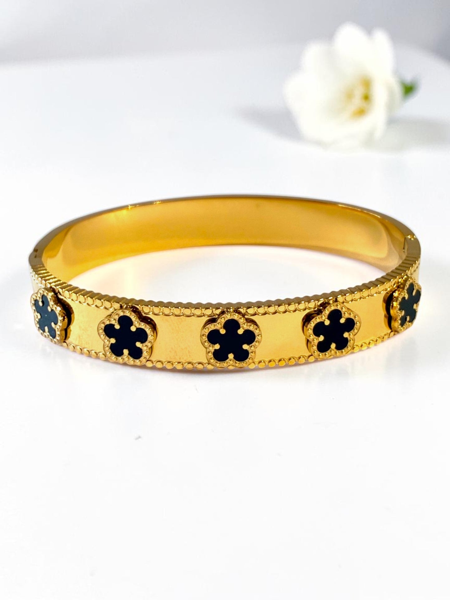BLACK FLORAL MAGNOLIA BRACELET