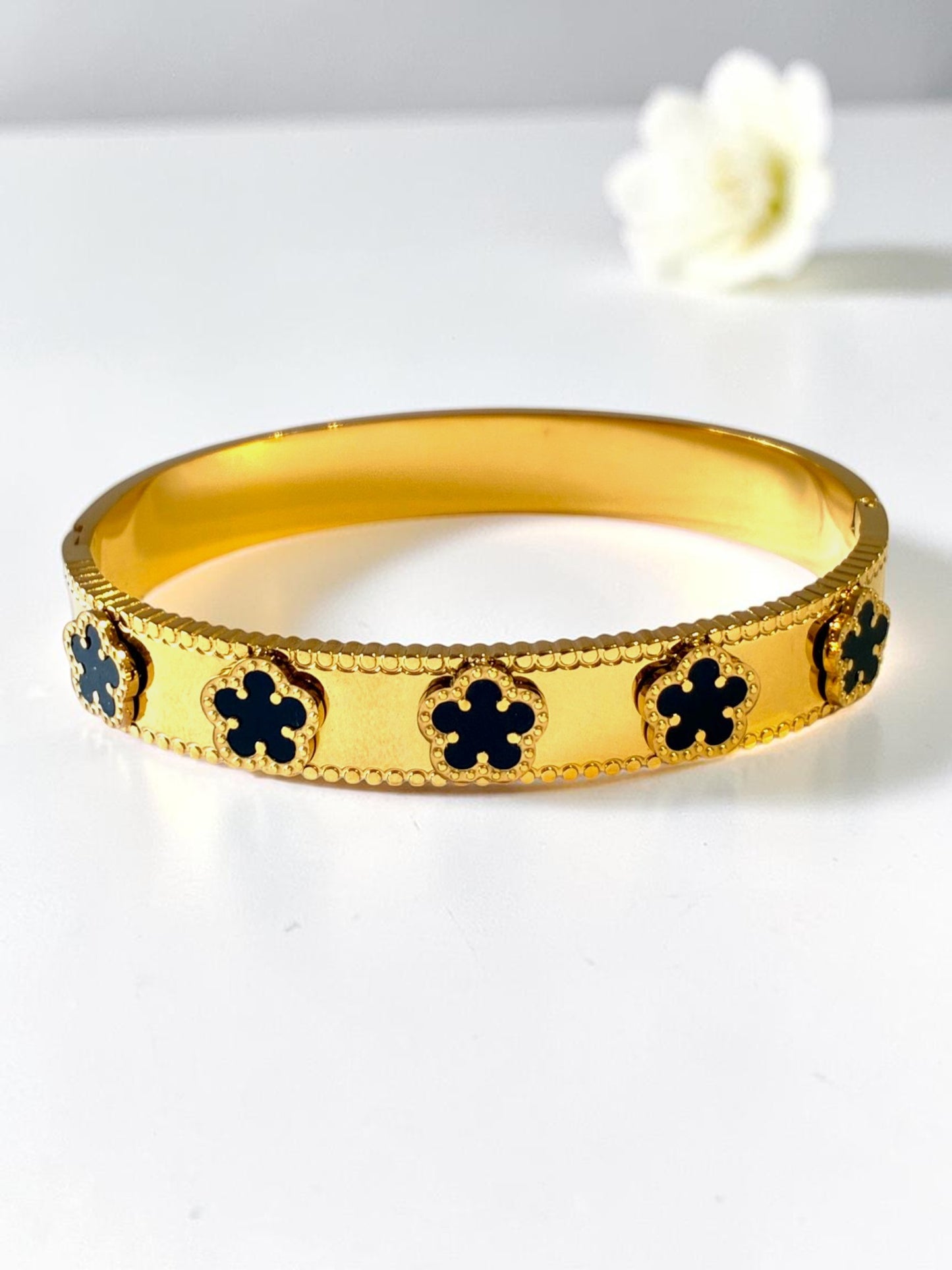 BLACK FLORAL MAGNOLIA BRACELET