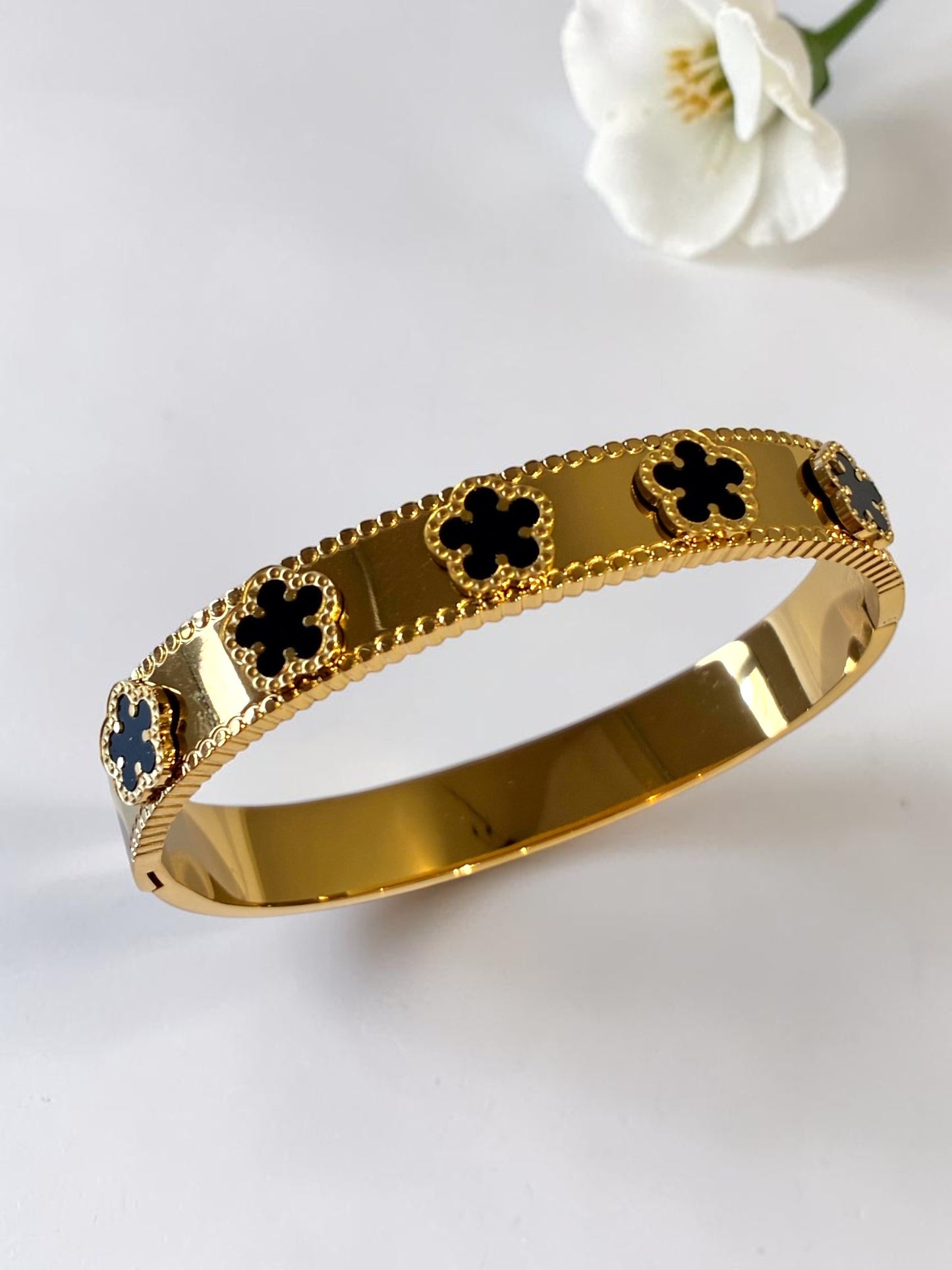 BLACK FLORAL MAGNOLIA BRACELET