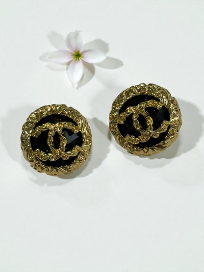 BLACK MAKERI EARRINGS