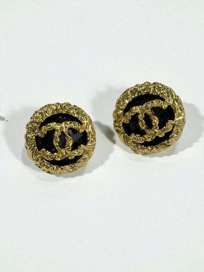 BLACK MAKERI EARRINGS