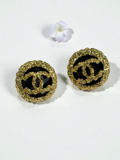 BLACK MAKERI EARRINGS