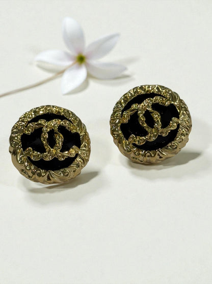 BLACK MAKERI EARRINGS