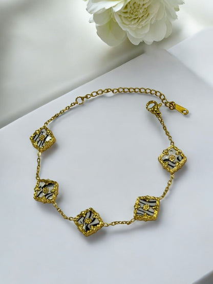 BLACK WHITE AARONEY BRACELET