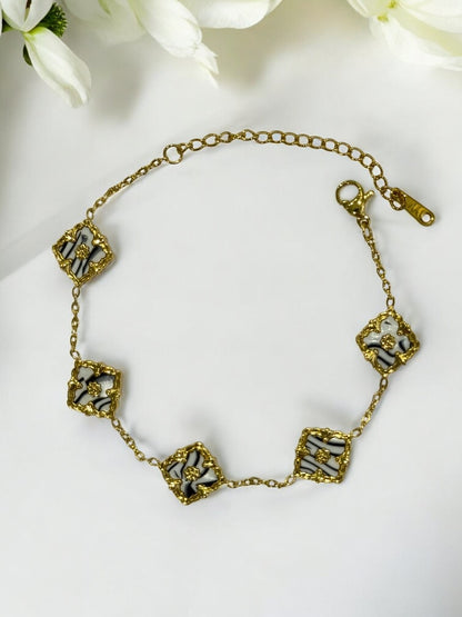 BLACK WHITE AARONEY BRACELET