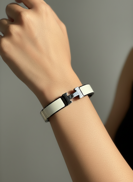 BLACK WHITE HALOY BRACELET