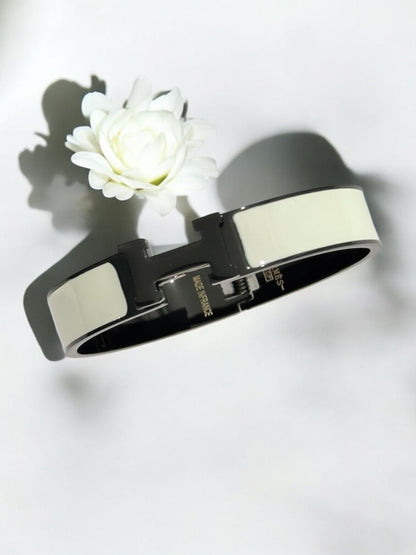 BLACK WHITE HALOY BRACELET