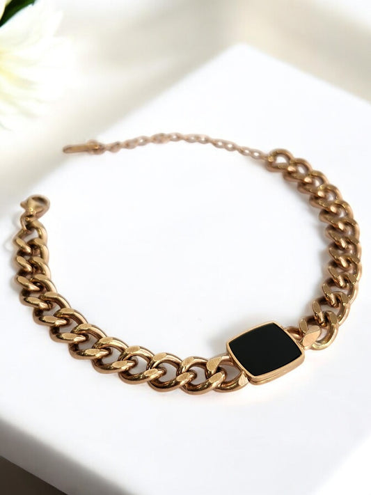 GOLDEN CHIAN WITH BLACK STONE