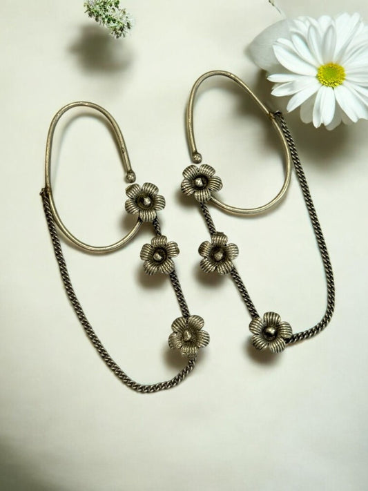 BLOSSOM CHAIN NITHYA GERMAN SILVER EAR CUFF