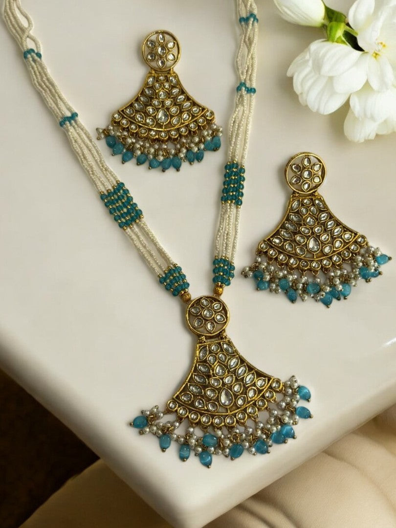WHITE AND BLUE MALA WITH KUNDAN PENDENT AND MATCHING EARRINGS