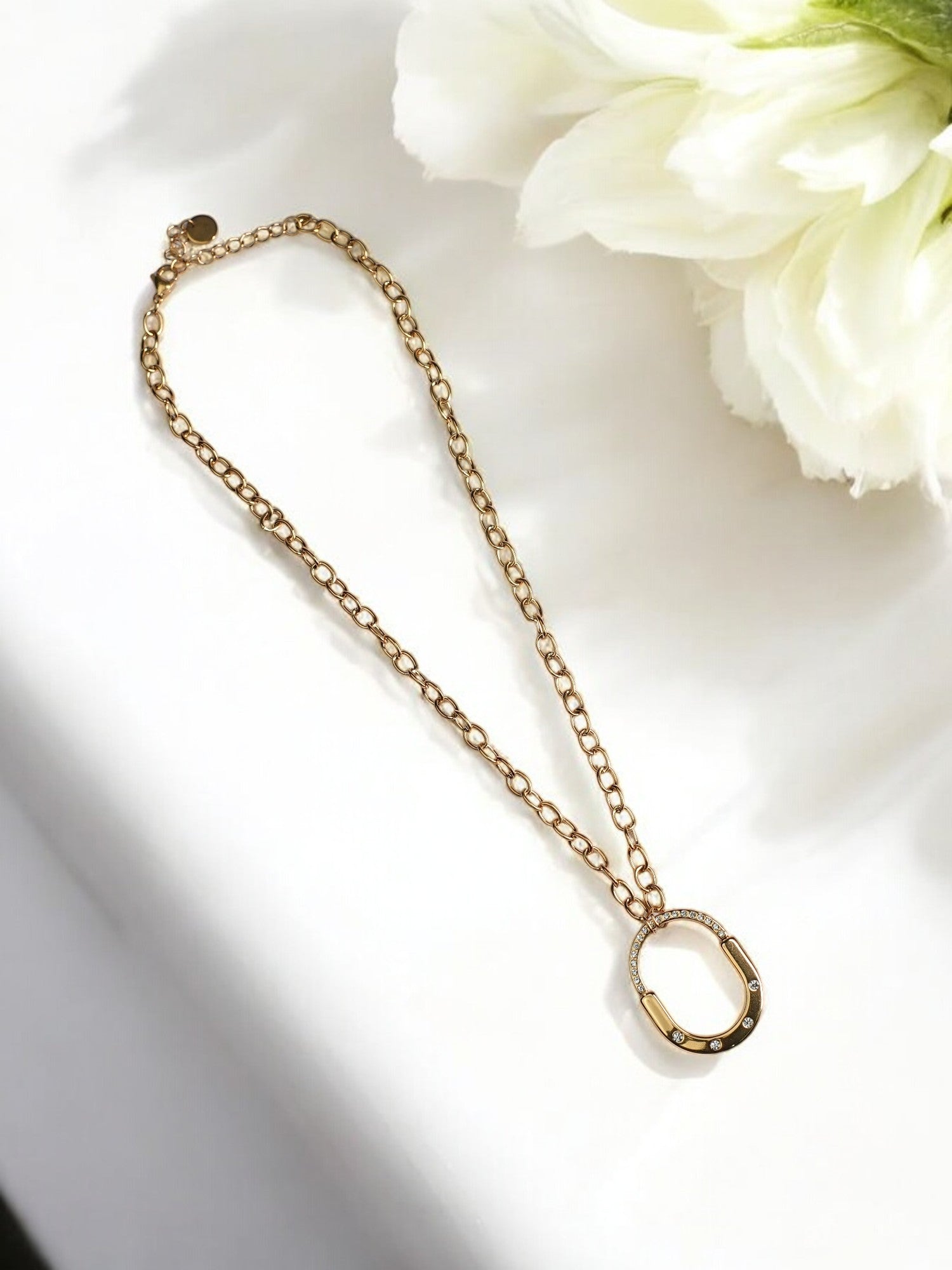 GOLDEN SHIMMERING DIAMOND LOCK LOOKING BOLD TO WEAR