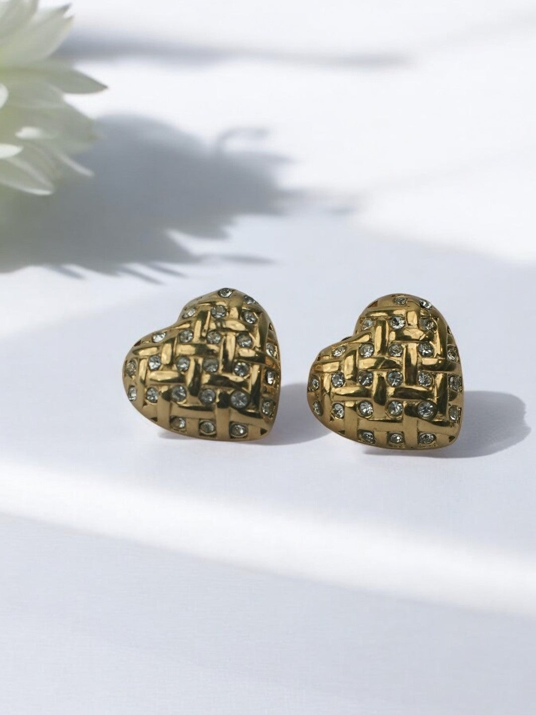 GOLDEN DIAMOND HEART SANCHITA EARRINGS