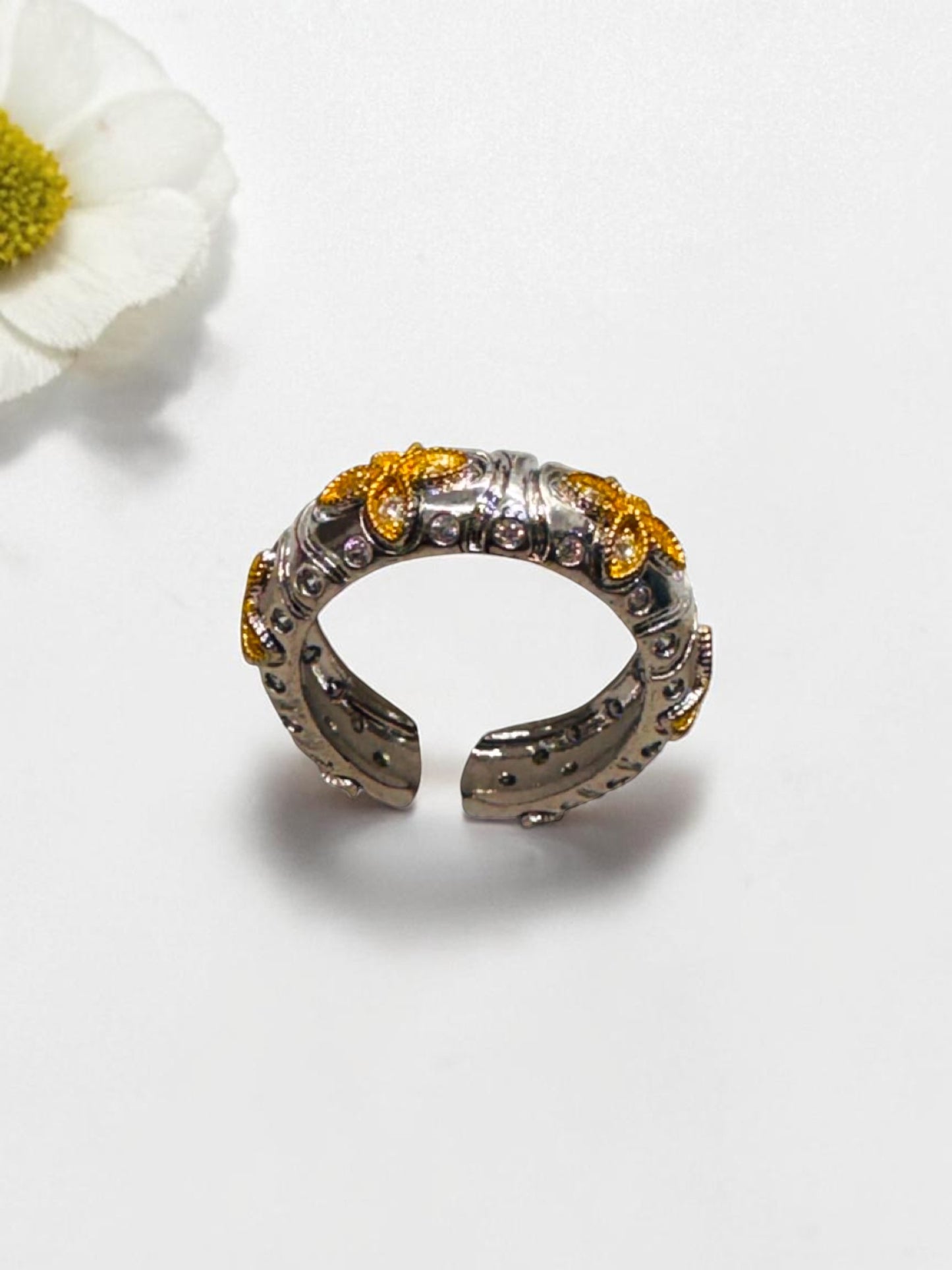 DUAL TONE KENNEDY RING