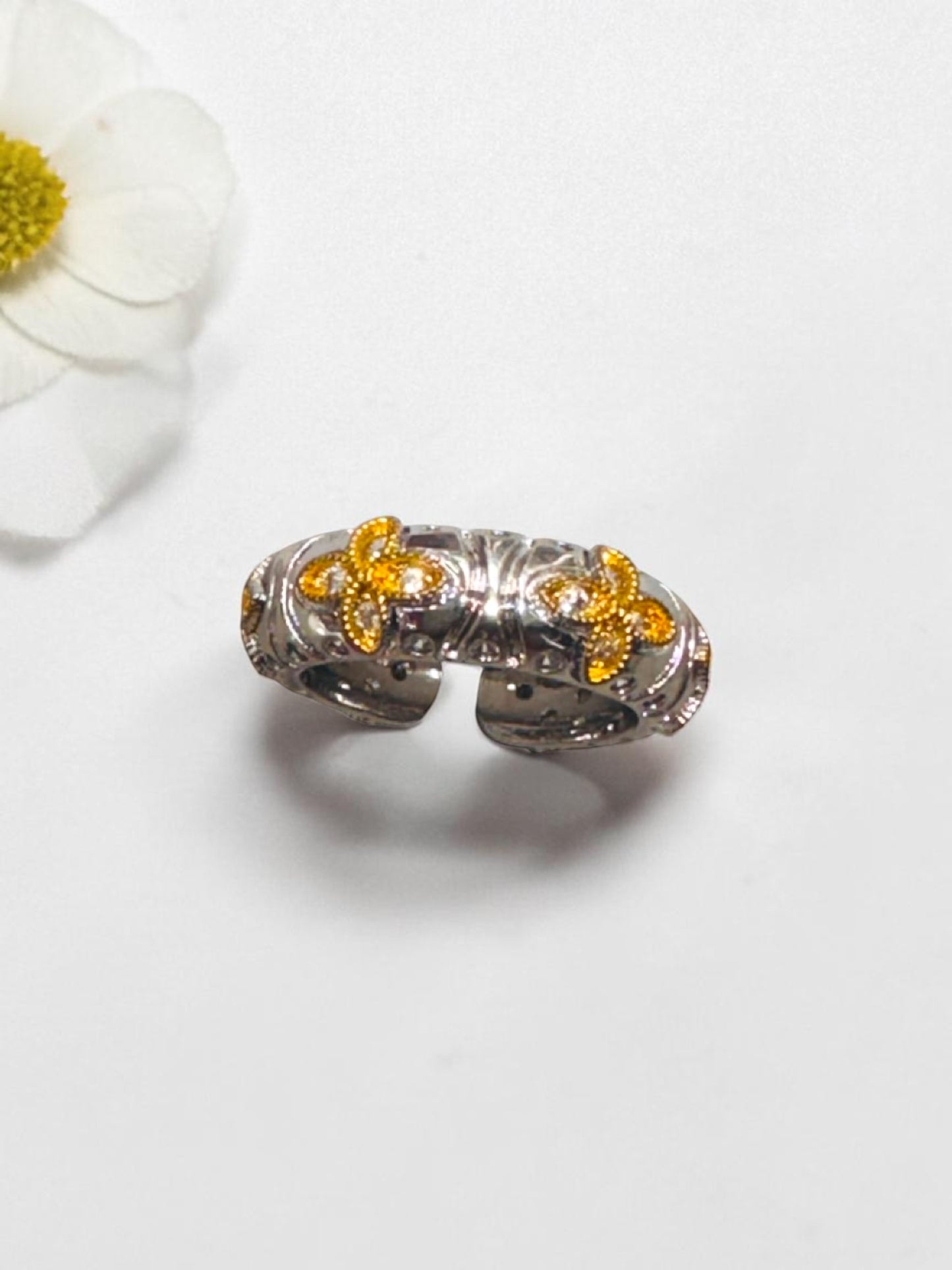 DUAL TONE KENNEDY RING