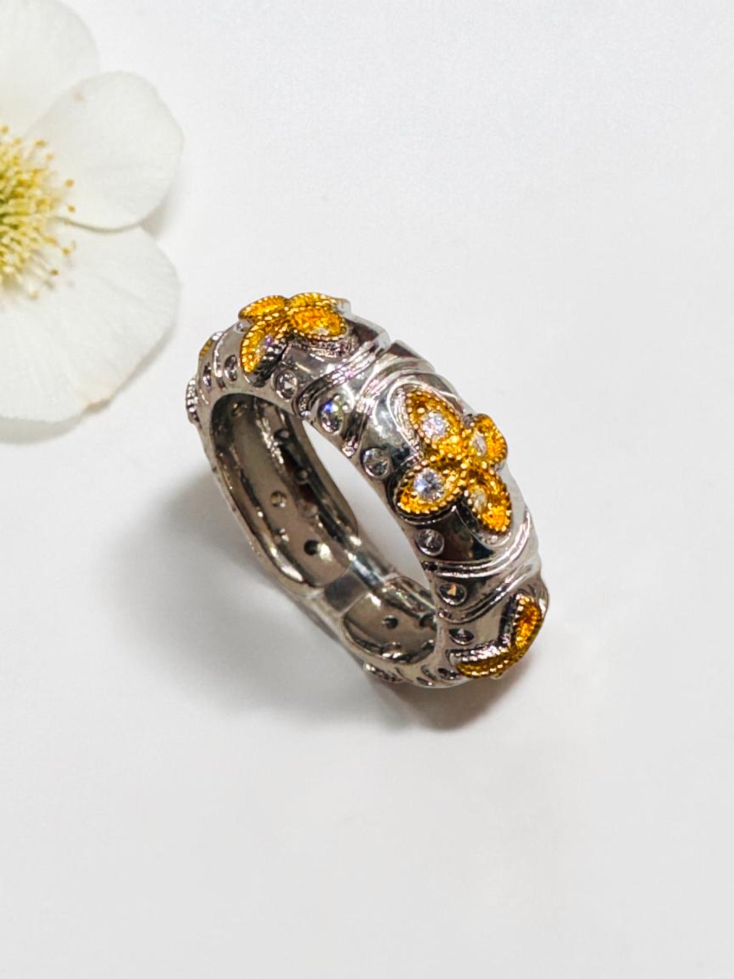 DUAL TONE KENNEDY RING