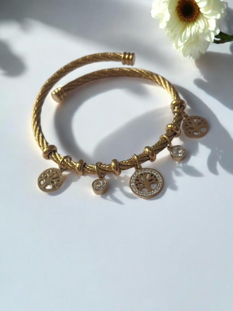 GOLDEN AARU CHARMS BRACELET