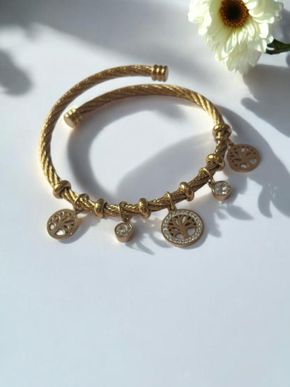 GOLDEN AARU CHARMS BRACELET