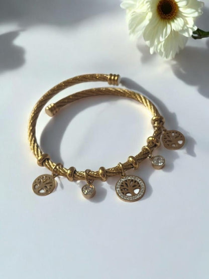 GOLDEN AARU CHARMS BRACELET