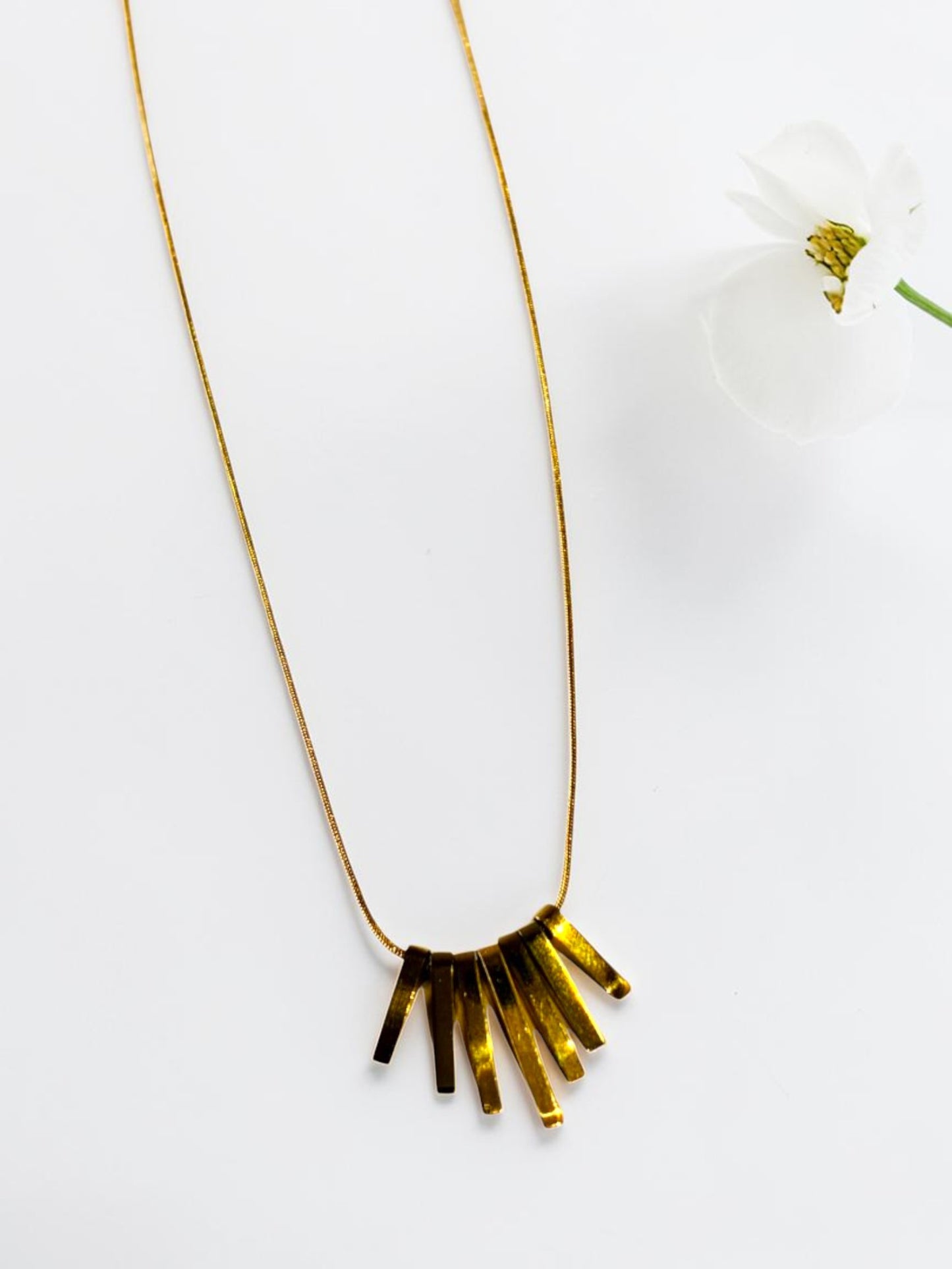 GOLDEN ARIELLA NECKLACE