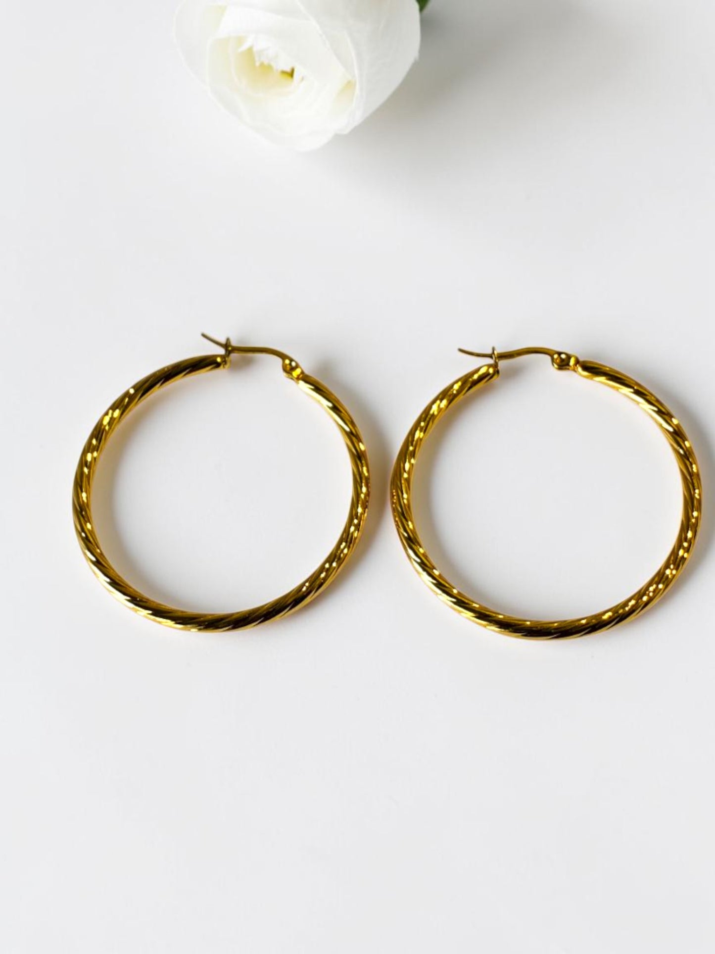GOLDEN AVINA EARRINGS
