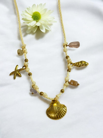 WHITE SEASHELL CHARM EZRA NECKLACE