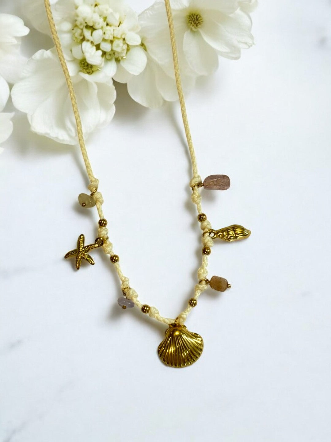 WHITE SEASHELL CHARM EZRA NECKLACE