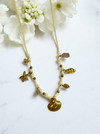 WHITE SEASHELL CHARM EZRA NECKLACE