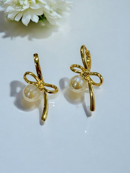 GOLDEN BOW KYSON EARRINGS