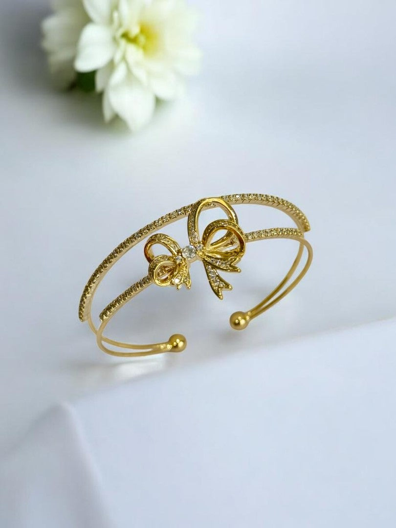 GOLDEN BOW MISA BRACELET (CUFF)