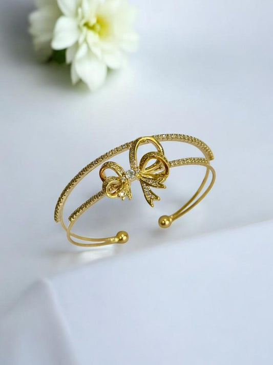 GOLDEN BOW MISA BRACELET (CUFF)