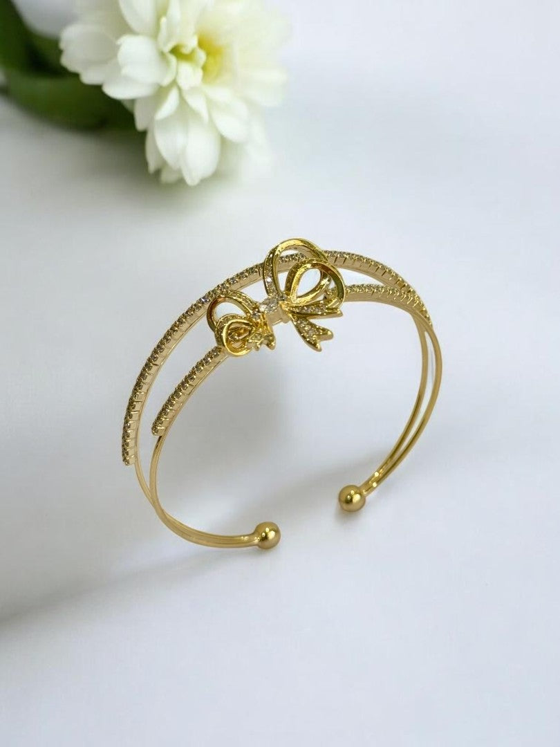 GOLDEN BOW MISA BRACELET (CUFF)