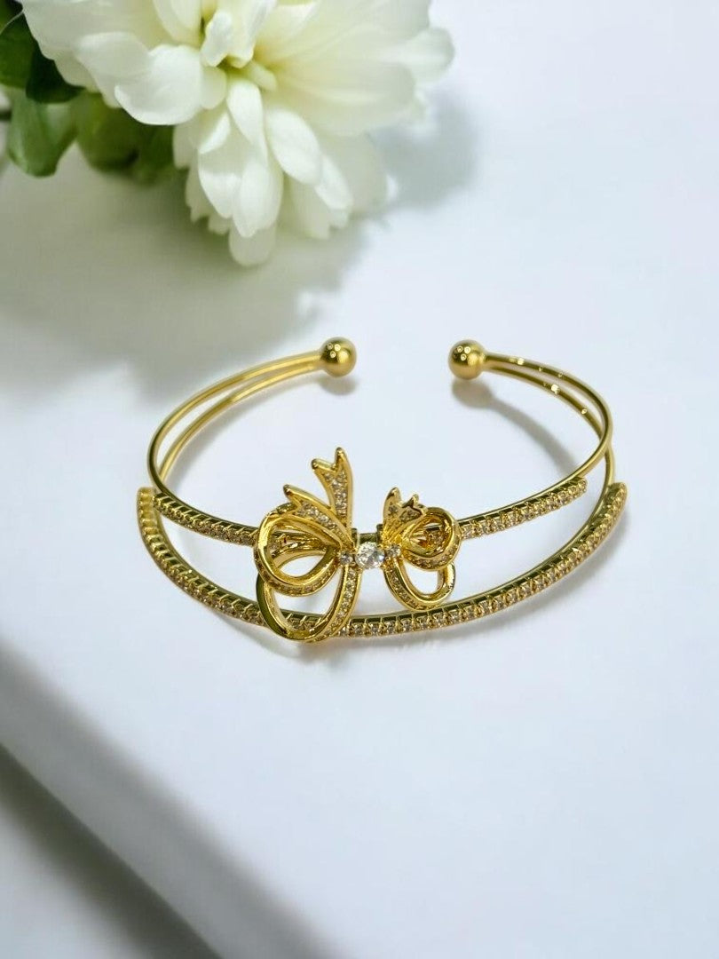 GOLDEN BOW MISA BRACELET (CUFF)