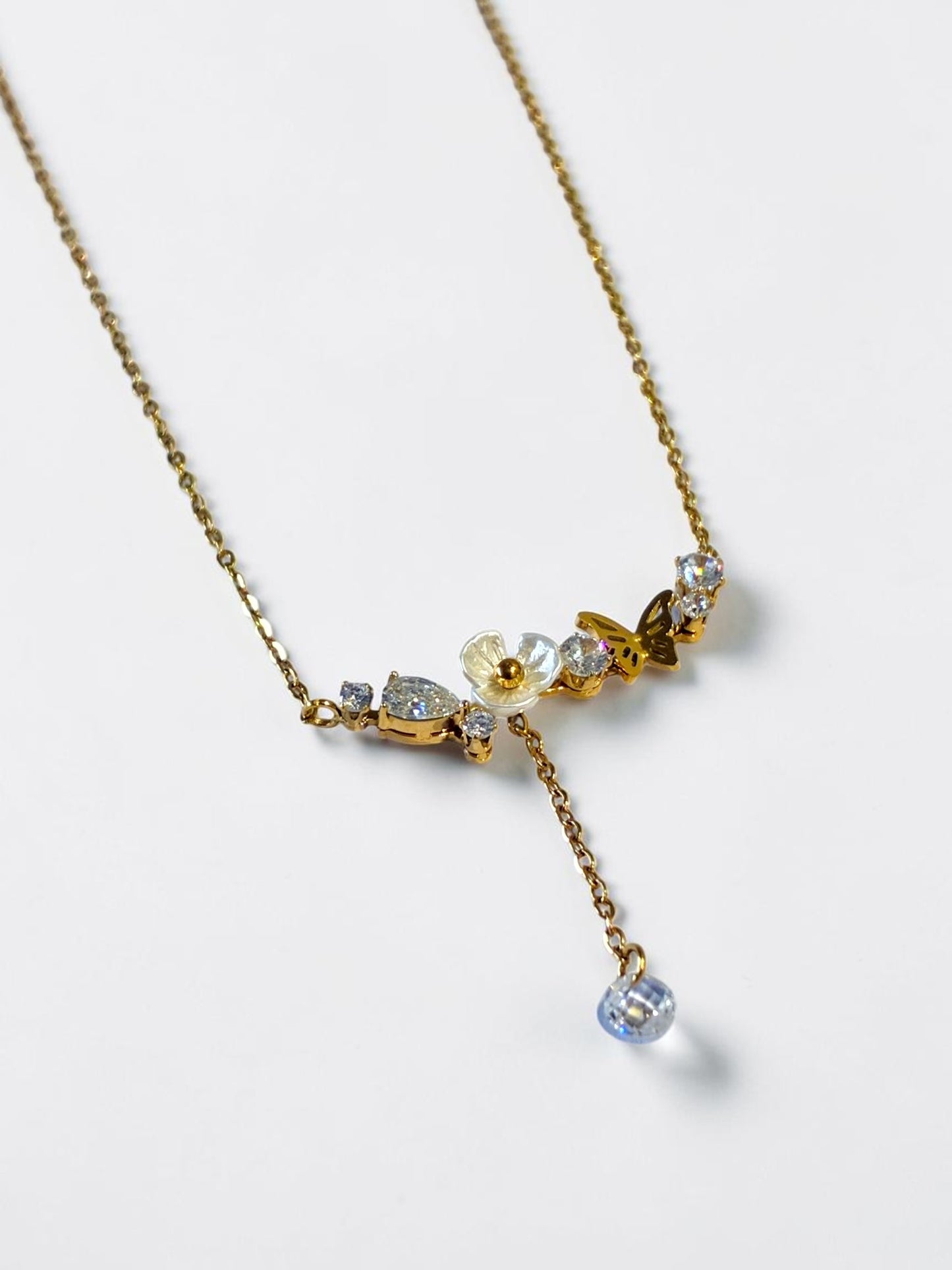 GOLDEN BUTTERFLY BLOOM AHANSHI NECKLACE