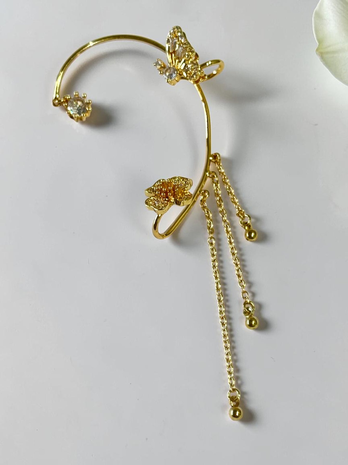 GOLDEN BUTTERFLY KRISHIKA EAR CUFF