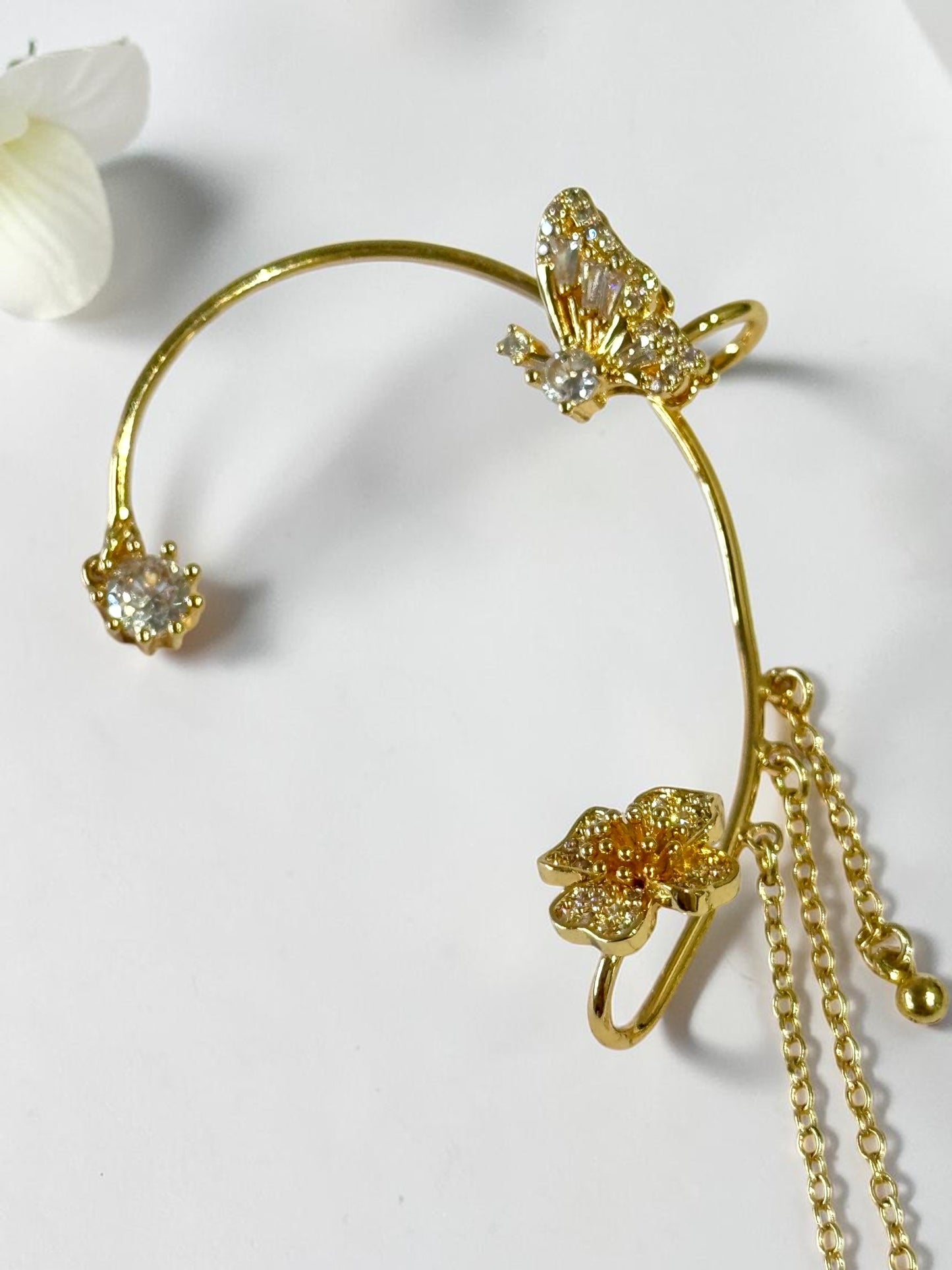 GOLDEN BUTTERFLY KRISHIKA EAR CUFF