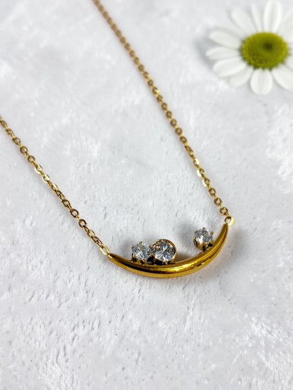 GOLDEN CRESCENT CAMREEN NECKLACE
