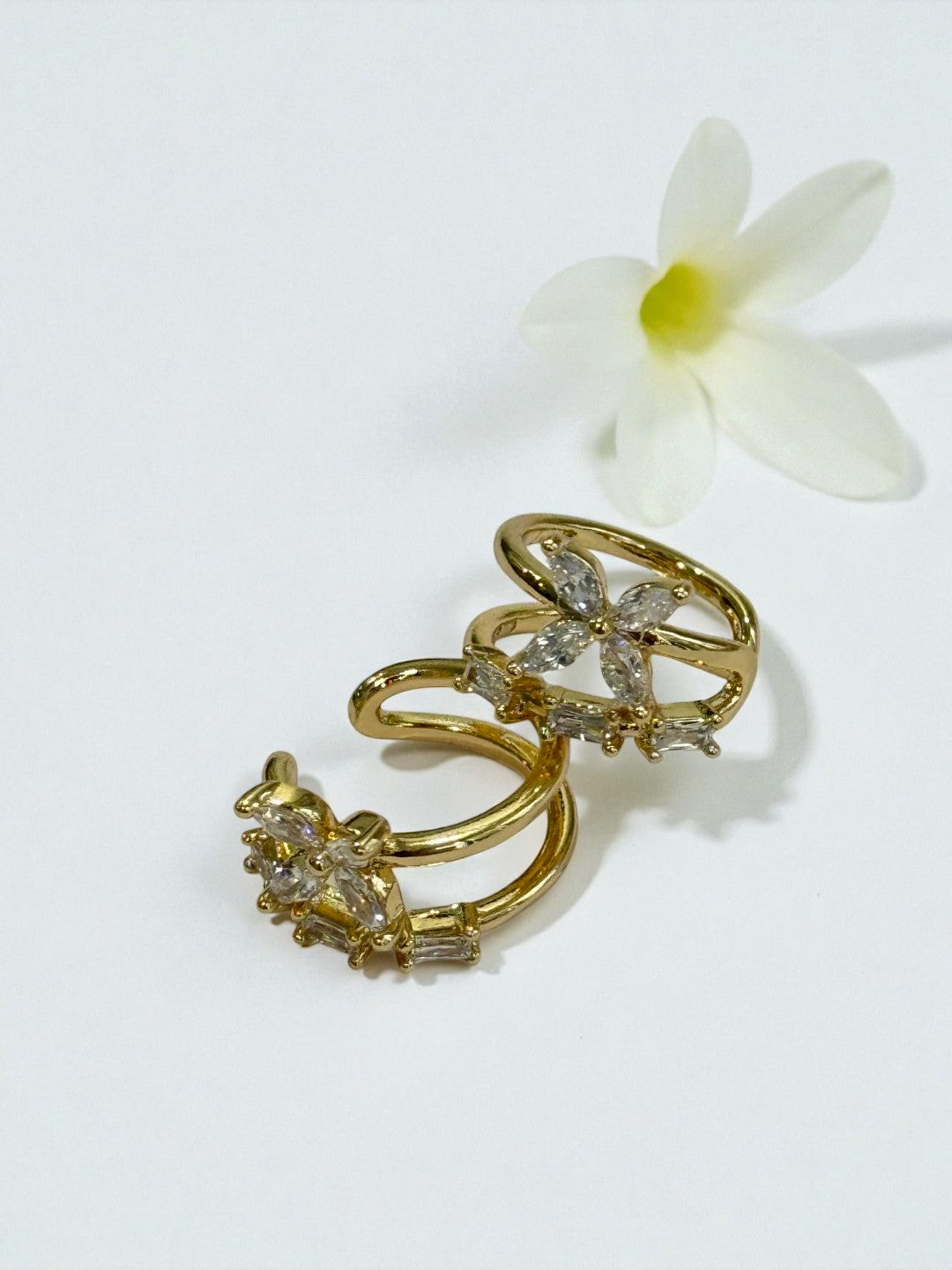 GOLDEN DARREN EAR CUFF