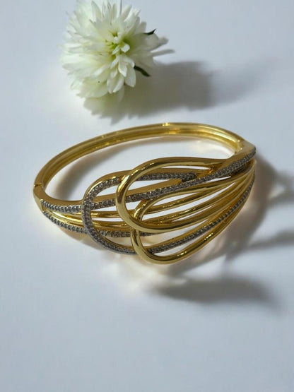 GOLDEN DIAMOND VRIND BRACELET
