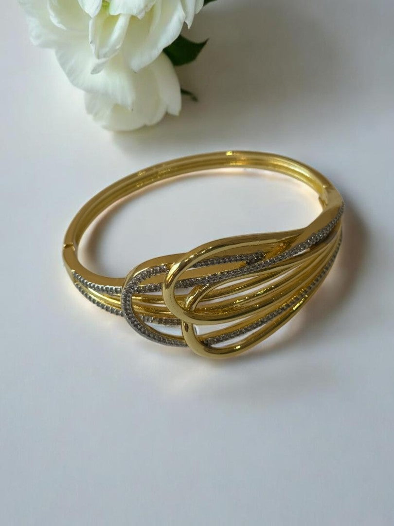 GOLDEN DIAMOND VRIND BRACELET