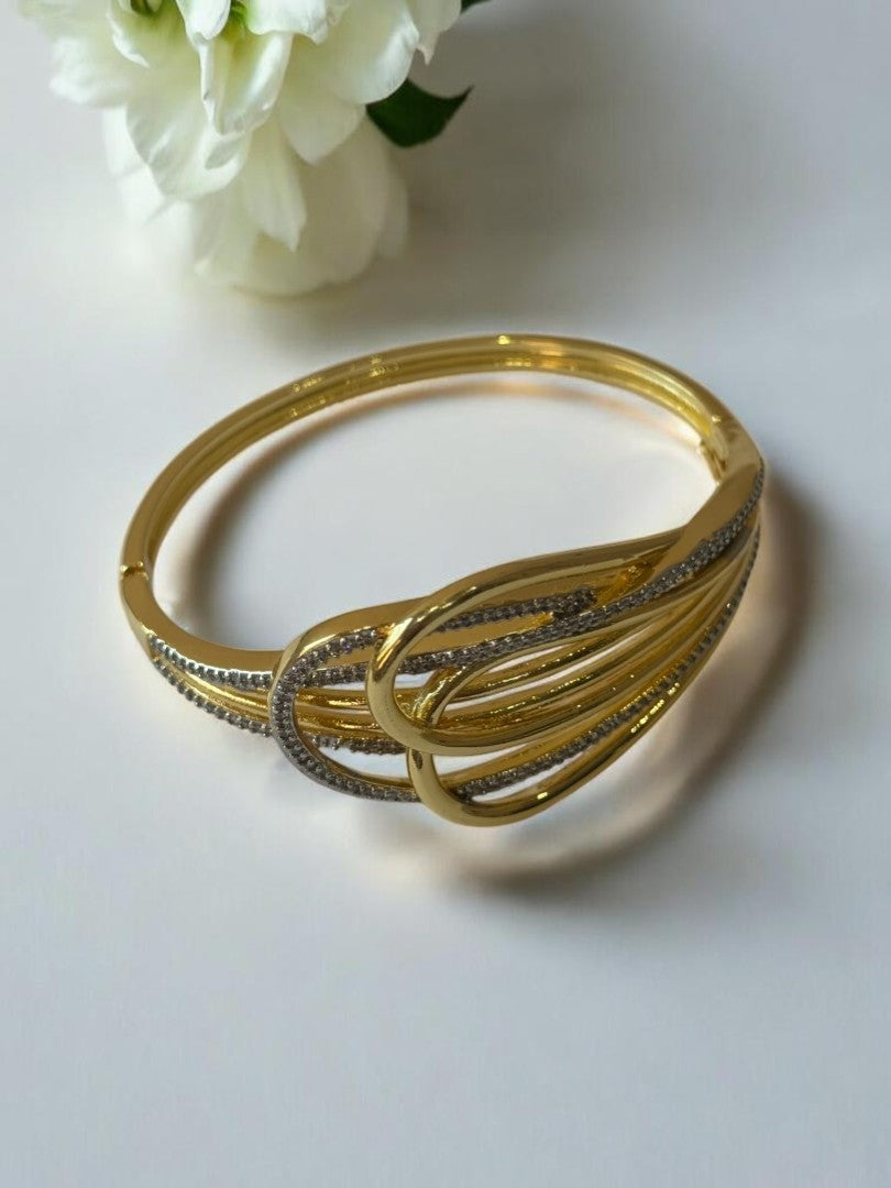 GOLDEN DIAMOND VRIND BRACELET