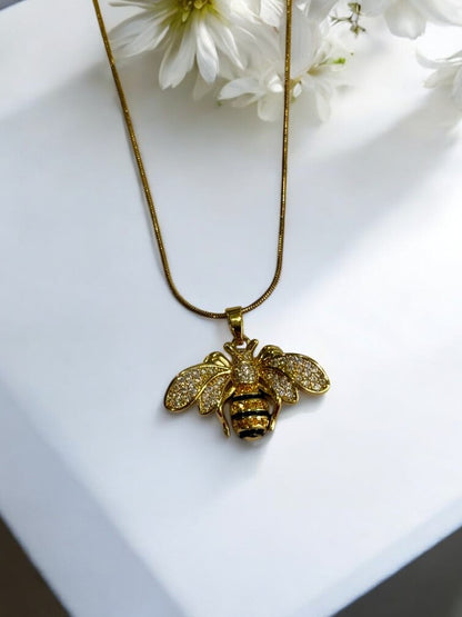 GOLDEN DIAMOND ARESEY NECKLACE