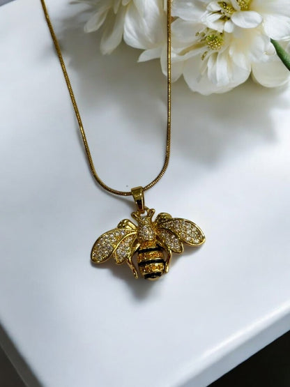 GOLDEN DIAMOND ARESEY NECKLACE