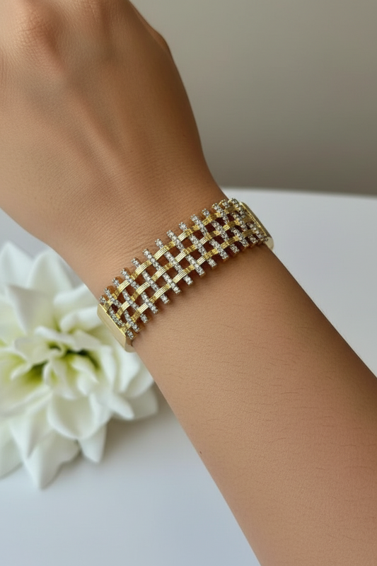 GOLDEN DIAMOND AVYU BRACELET (CUFF)