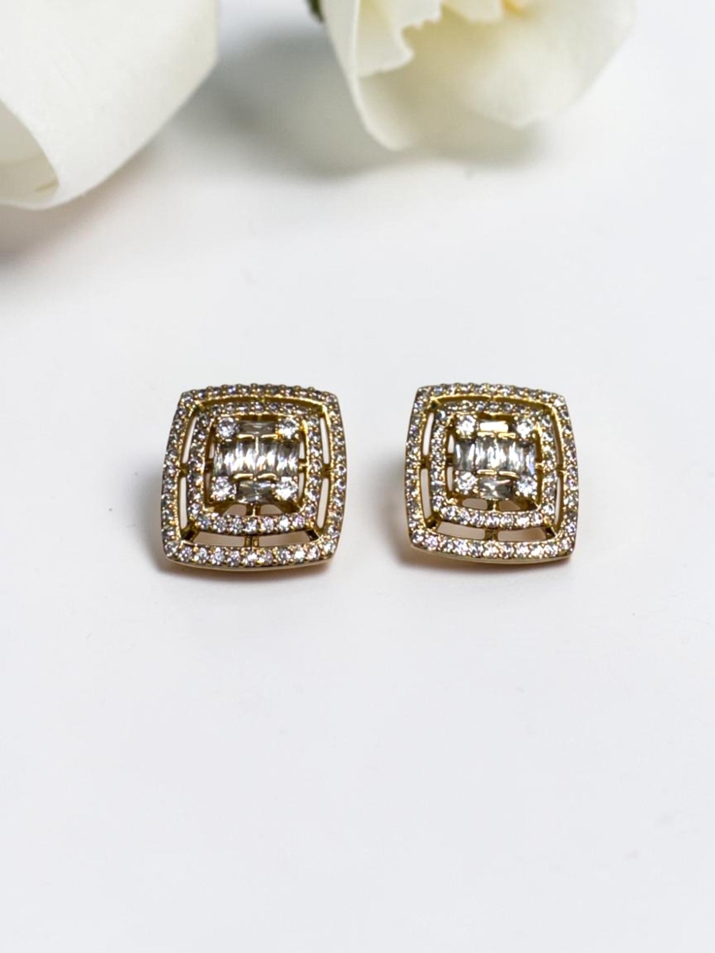 GOLDEN DIAMOND BANTLEY EARRINGS